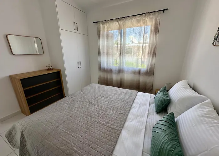 3 Bdr House Ambrosia