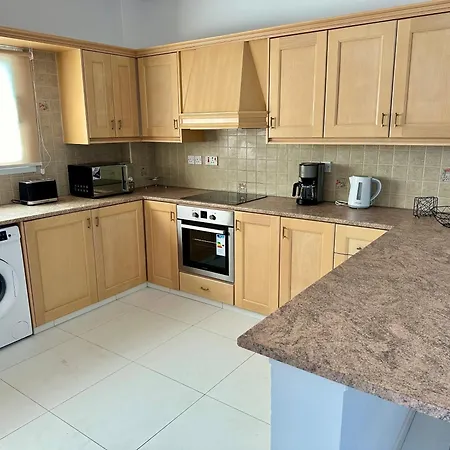 3 Bdr House Ambrosia