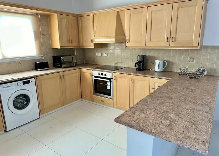 3 Bdr House Ambrosia